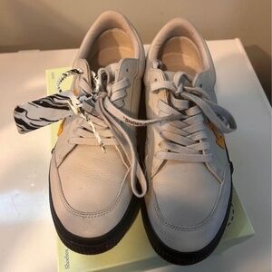 2013 Off White Vulcanized Sole size 42 with box